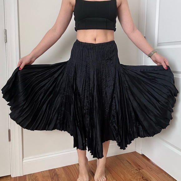 Crinkle Shark Bite Mid Length Full Skirt - Picture 7 of 8